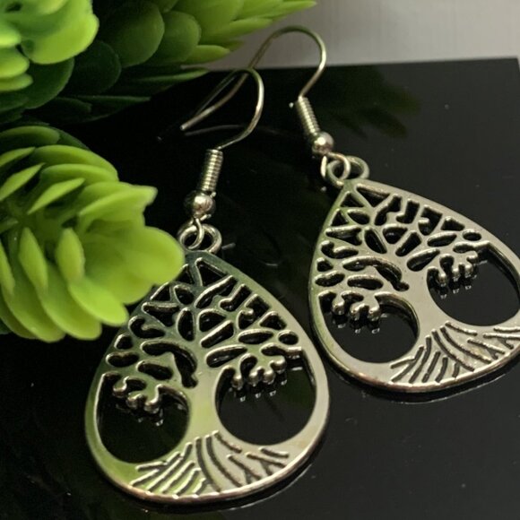 Celtic Earring, Tree of Life Earring, Gift Idea, Celtic Jewelry, Cute Earring - Picture 3 of 5